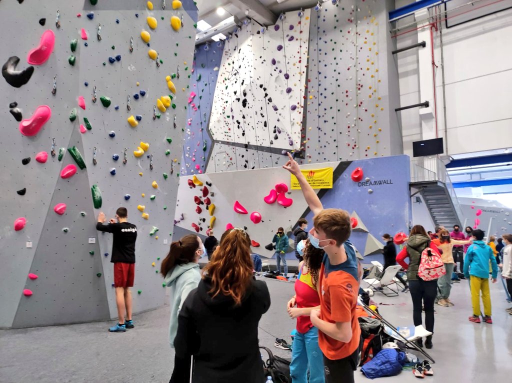 En marxa les proves d'accés al #CTEEC de la @FEEC_cat , el futur de l'escalada de Catalunya avui és aquí..
#escaladafeec @sharma_climbing