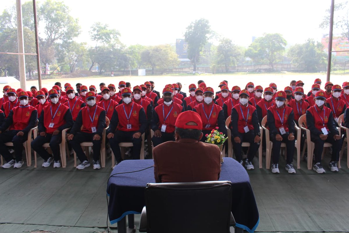 PRODefPune's tweet photo. #RDC2022 
After a greulling training schedule of 45 days, conducted aty NCC Group HQ, Pune the Contingent of NCC cadets representing Maharashtra State was flagged off by Brigadier R K Gaikwad, Commander of  NCC Group HQ, Pune on 18 Dec 2021 in a colorful  ceremony. https://t.co/64cXZjQQRc