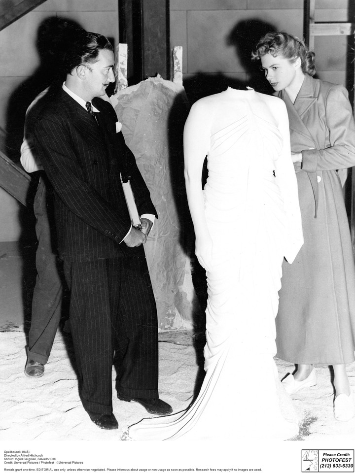 CitizenScreen's tweet photo. Ingrid Bergman and Salvador Dalí on set of SPELLBOUND (1945) #DailyIngrid https://t.co/12nAZZcrqo