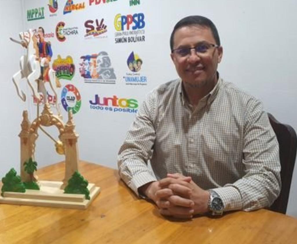 clapmariscal's tweet photo. Desde la familia de los #ComunicadoresClap, le deseamos un #FelizCumpleaños al Coordinador  de la #GMAS #Táchira @BermudezJoseA , que la Bendición Dios siempre lo acompañe en los caminos de la vida.

¡Felicidades Bermúdez en tu día!

@FreddyBernal @arguelloyepfri https://t.co/IJxiEwdJO6