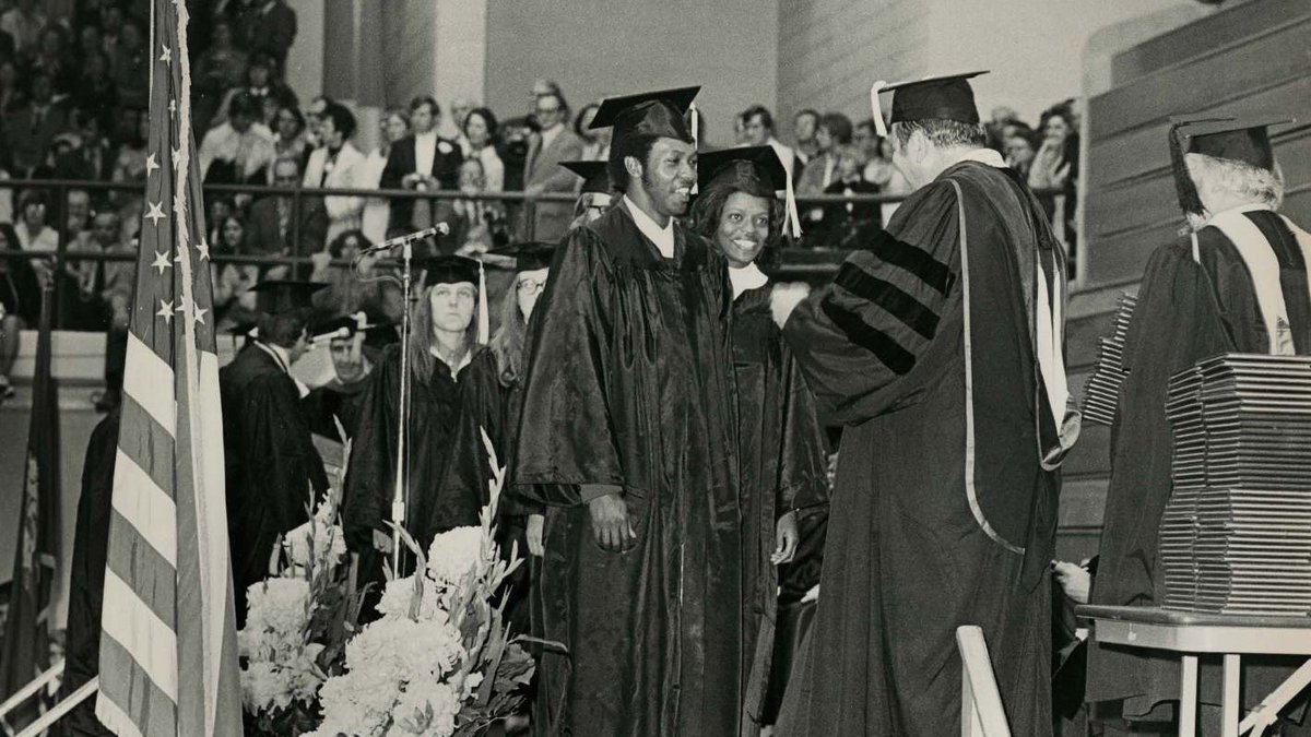 Clarke_Library's tweet photo. Congratulations to all @CMUniversity graduates! Here is a commencement photo from 1974.
#cmichgraduation #FireUpChips #YouDidIt https://t.co/nJpU3Tour0