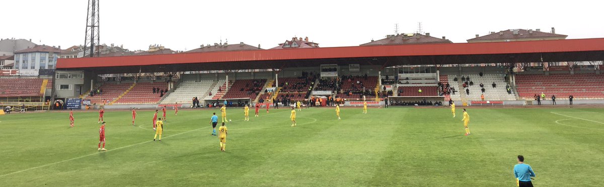 blmireurope's tweet photo. #Boluspor &amp; #Ankaragücü #Football #redthunders 🔴⚪️⚽️ https://t.co/jk3VqyodJO