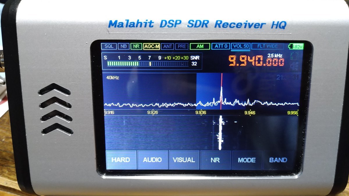 doublelayer7782's tweet photo. ラジオタイランド 9940kHz
久しぶりのレポートです。
信号弱め、邪魔者居るし😭
フェージング強め！
ヒデミさんの声で癒やされる😊それが救い(笑)
およよ～急にS9まで振って来た!
しかしフェージング強い😅
ANT:YouLoop5DFB LITE 1m☓2 ストレートループ化
RX:Malachite DSP HQ
#malahit #malachite https://t.co/xsv0cBSd9s