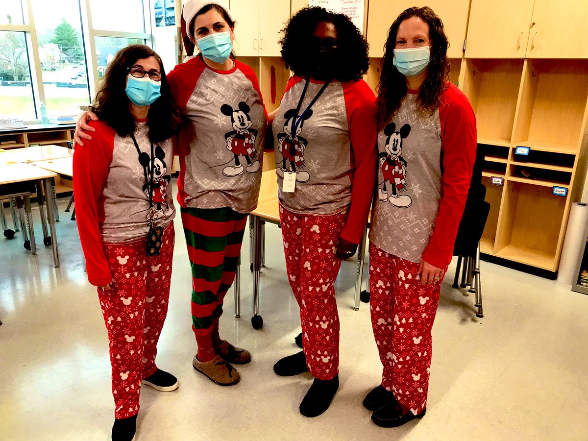 Season’s Greetings from the super fab <a target='_blank' href='http://twitter.com/APSCardinalElem'>@APSCardinalElem</a> 5th grade team and a Happy New Year!! <a target='_blank' href='http://twitter.com/GMCardAPS'>@GMCardAPS</a> <a target='_blank' href='http://twitter.com/APSCARDPR'>@APSCARDPR</a> <a target='_blank' href='https://t.co/0j55P507L4'>https://t.co/0j55P507L4</a>