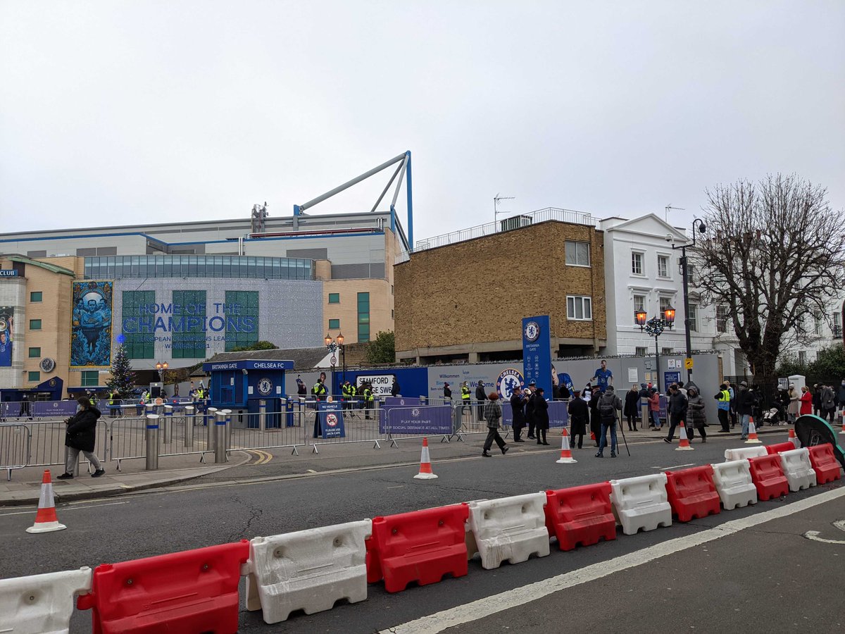 RBKC's tweet image. Don’t forget you can get your Covid-19 vaccination today at Stamford Bridge.  It’s open until 6pm, book at eventbrite.co.uk/e/booster-satu… or simply walk-in.