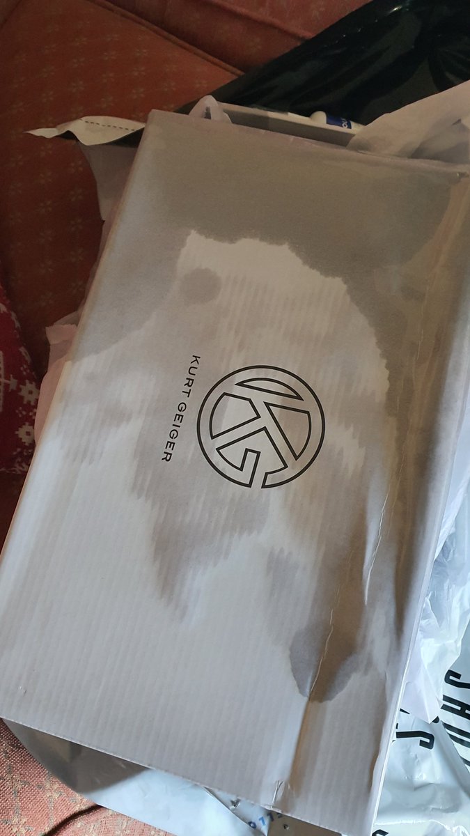 Hannah Louise Murray tweet media