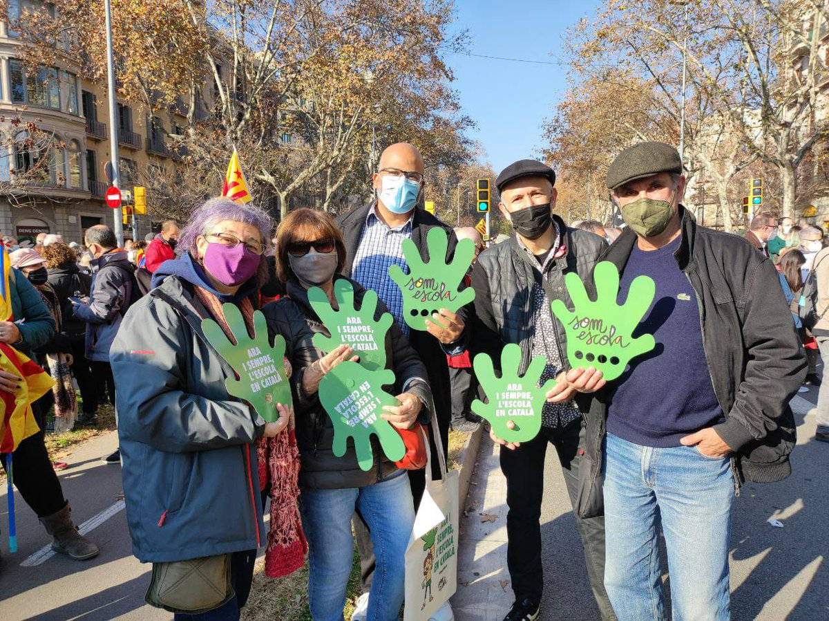 comunseducacio's tweet photo. Per la cohesió social. Per la convivència. Per l’educació. Per la democràcia #SomEscola https://t.co/axcOLYYt5a