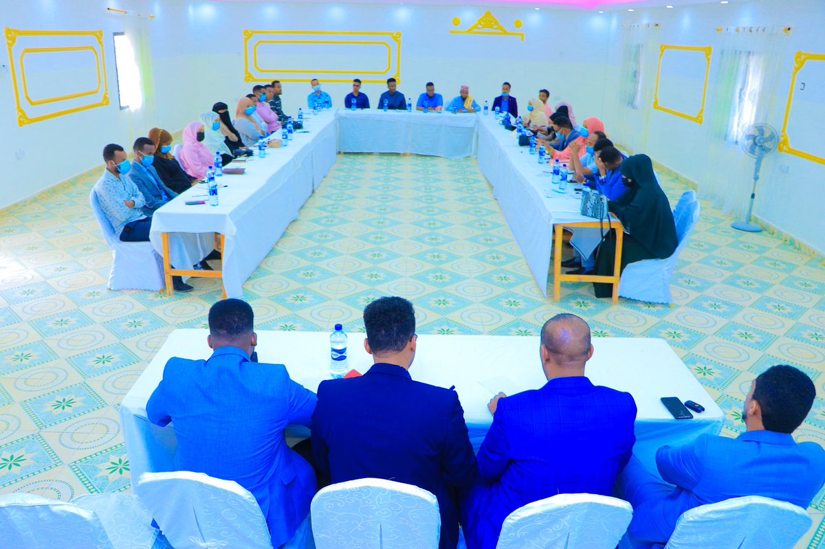 Dan_GuudC's tweet photo. Today, Danguud partner @SONSAFPlatform has launched a 3 day comprehensive training for the youth wings of the three political parties in SL. The training will cover various topics including: leadership skills, electoral campaign management, and internal party policy development. https://t.co/pt4QAjuxO5