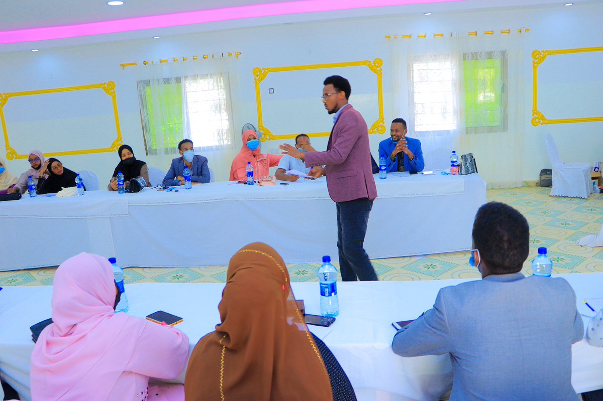 Dan_GuudC's tweet photo. Today, Danguud partner @SONSAFPlatform has launched a 3 day comprehensive training for the youth wings of the three political parties in SL. The training will cover various topics including: leadership skills, electoral campaign management, and internal party policy development. https://t.co/pt4QAjuxO5