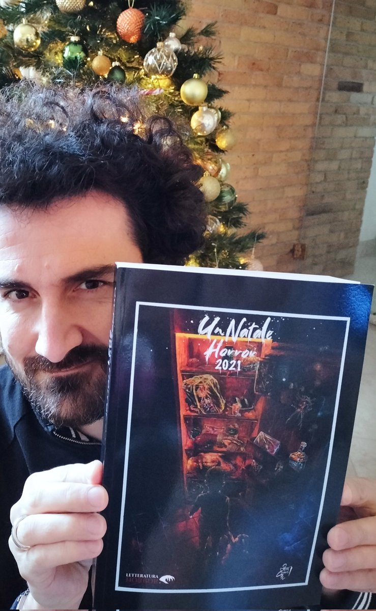 Dmciosi's tweet photo. "E... viene giù dal ciel", il mio nuovo racconto per i tipi tosti di #letteraturahorror.it, è stato incluso in questa bellissima antologia. 🎅🎄🦌💀☠️

#diegococco #natale #racconto #orrore #dicembre #natale21 #libri #antologia #reading https://t.co/ilBRZTBFKZ
