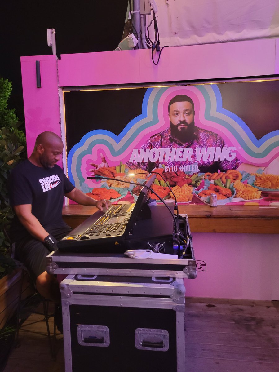 keithkashontour's tweet photo. #anotherwing #production #musicbiz https://t.co/t1AauPv74b