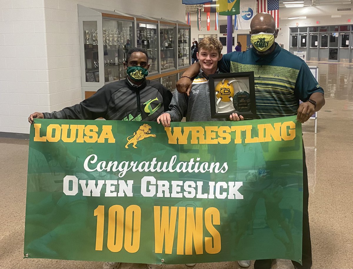 Louisa_Wrasslin's tweet photo. Congratulations @owen_grez on his 💯 career win! Welcome to the Milestone Club as #7 for @LC_sportslife! @pennstateWREST @VMI_Wrestling @TerpsWrestling @TheCV @UNCWrestling @UVAWrestling https://t.co/ZUdZNxWrXb