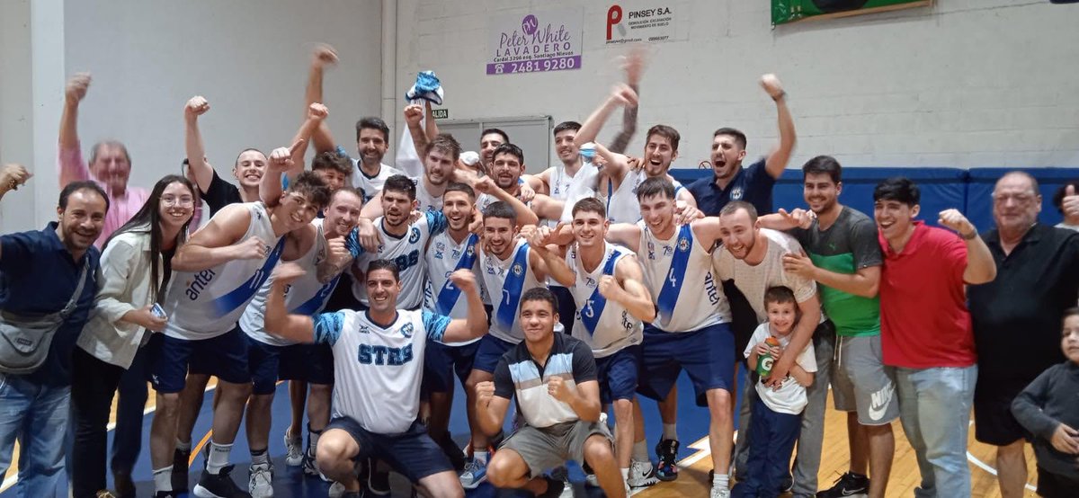RapidoSan's tweet photo. ¡Somos del metro! Un equipo que nunca se quebró, tuvo fortaleza grupal, anímica y basquetbolística para enfrentar cualquier adversidad. Muchas gracias al plantel y equipo técnico, todavía no caemos en lo que significa este ascenso.
#UnClubDelMetro https://t.co/D93b2zVLKq