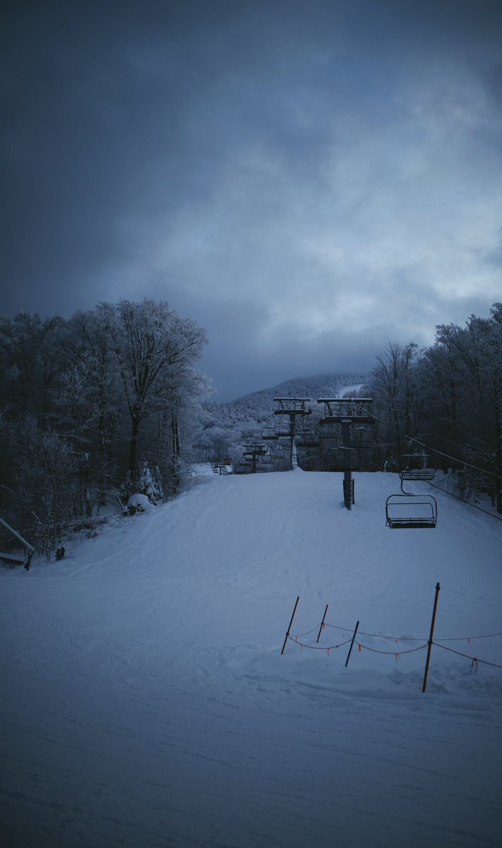 paperthynn's tweet photo. gm☕️ winter returns today ❄️ ☁️ https://t.co/HGFxl3hx4s