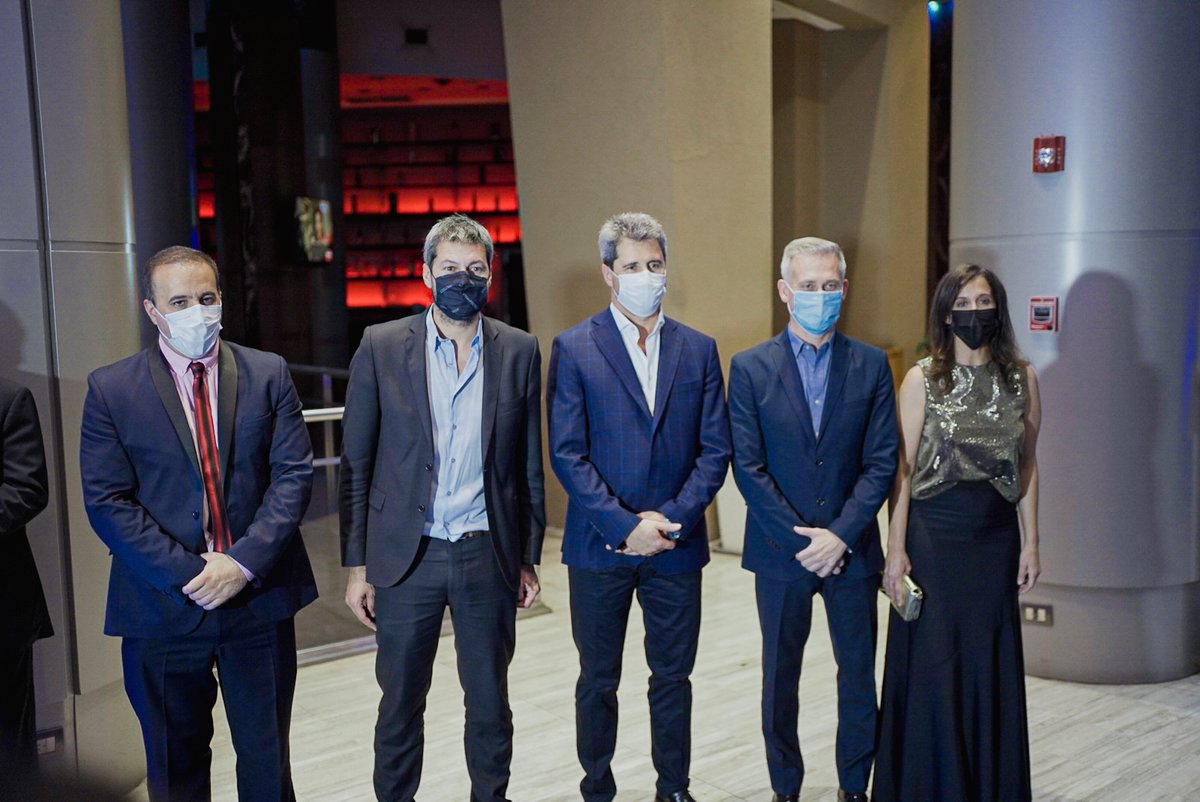 sergiounac's tweet photo. Junto al Ministro de Turismo de la Nación, @MatiasLammens, el presidente de la @camaradeturismo, Gustavo Hani y pequeños, medianos y grandes empresarios, vivimos la Cena Anual. Deseo para #SanJuan y toda la Argentina una gran temporada que acompañe al crecimiento del país. https://t.co/ednTRuODXi