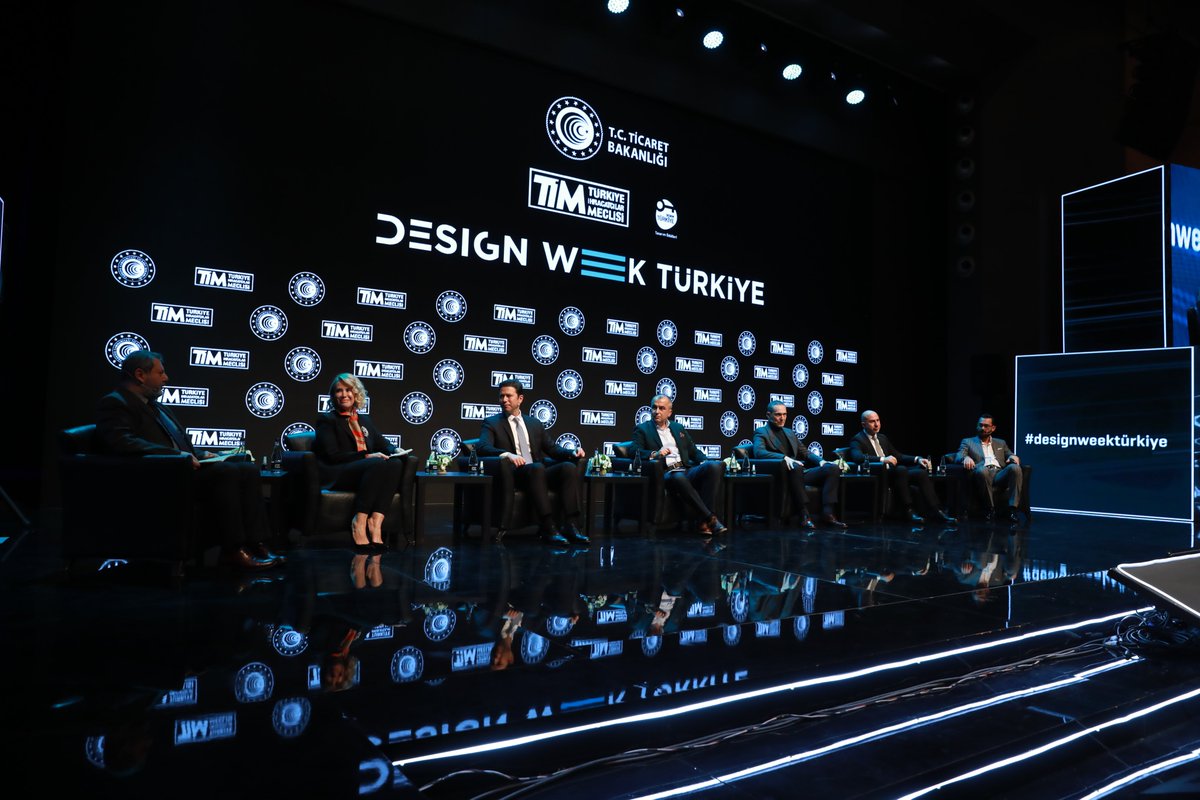 DesignWeekTR's tweet photo. Stratejik Tasarımın Kurumsal Dünyadaki Yeri panelinde Tasarımın ürünün ulusal ve uluslararası standartlara uyumu, pandemi döneminin öne çıkan yeniliği NFT ve şirketlerin öngörü yeteneklerinin geliştirilmesi konuları konuşuldu.
#designweektürkiye #designweekturkey #dwt21 https://t.co/Y1461YOSWb