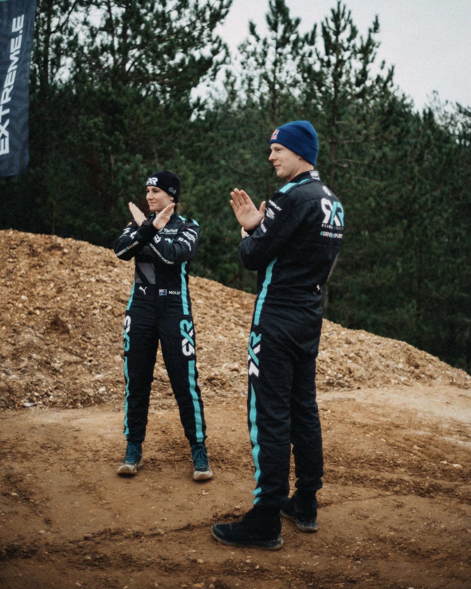 rosbergxracing's tweet photo. Don't forget to keep voting for our team on GridPlay. You can vote on online https://t.co/j5KhwIAadN or on twitter using #GridPlay #DriverName https://t.co/EK7wiLw68u