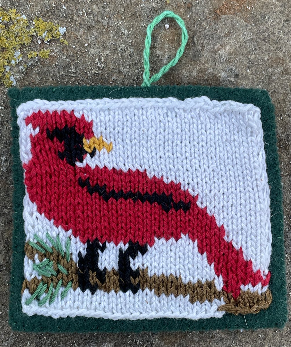 textilefusion's tweet photo. A handsome cardinal lives in Charles‘s pick up’s side mirror. The cardinal living in our yard visits his rival in the mirror regularly. They peck at each other. Knit Advent Day 18’s intarsia knit cardinal isn’t concerned about rivals.
#KnitAdvent #AdventCalendar #KnitCardinal https://t.co/yj7mEvglNu