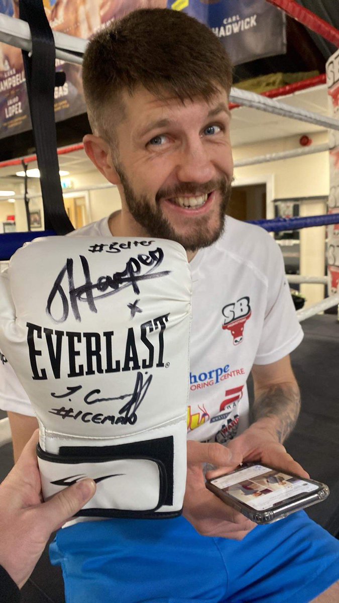 Bamf291's tweet photo. Massive Thanks to @StefyBull @TerriHarper96 @JaseCunny89 for arranging &amp; signing a glove to help raise money for my Myeloma UK Cancer fundraiser. Top local Champion Sports people supporting ordinary local people. 👏🏻🥊🧡

https://t.co/0rPQAB7vdz https://t.co/C2eFwMTMas