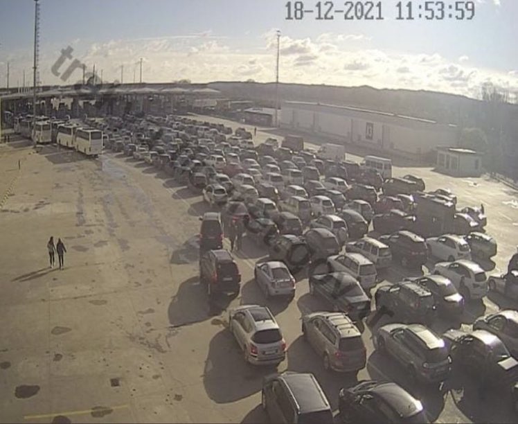 1 Bulgar Levasının 10 TL olmasıyla birlikte Bulgarlar ülkemizi talan etmeye devam ediyor. Eczanelerde ilaç kalmadı, Facebook gruplarında ülkemizin fiyatları paylaşılmaya başlandı.