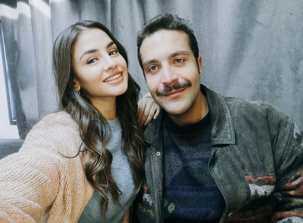 Efdal97079250's tweet photo. Bu haftanın ganimetleri✨✨ Canım partnerler 🧡
#HazCih #GülBer #SemNaz #SerZüm
#AsRam #DilTan #CemVey #KenEl
#GönülDağı https://t.co/VnU5U08051