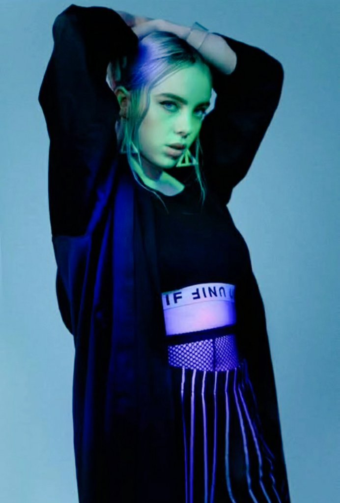 A10Avv's tweet photo. @Nilia20854424 #20yearsofbillie 
#HappyBirthdayBillie 
#HappyBirthdayBillieEilish 
Billie eilish https://t.co/JeNymWdzl4