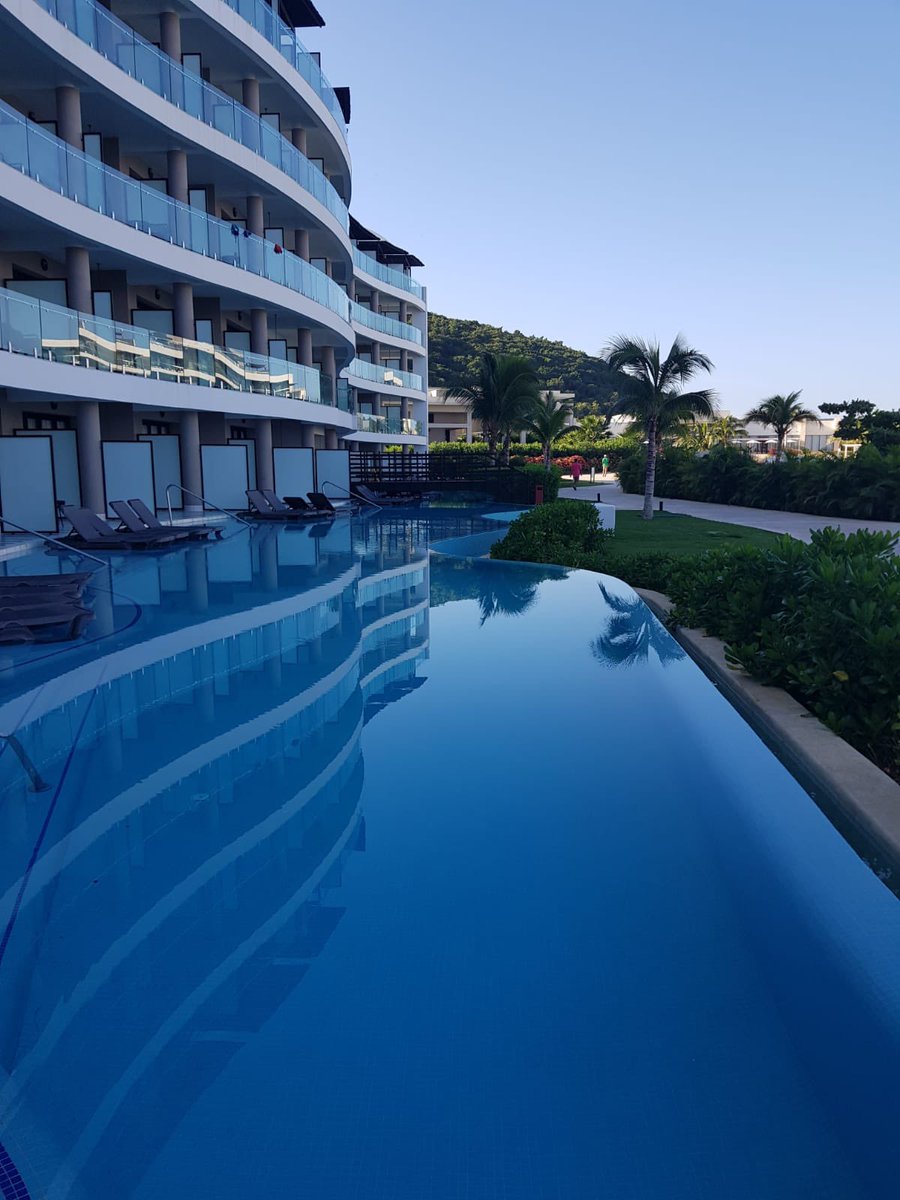 tkmsingh's tweet photo. GM #OceanCoralSpring π―π²π―π²π―π² staycation up up - I love you π Jamaica π―π²- The word is always LOVE β€οΈ https://t.co/zZ0teqm4BI