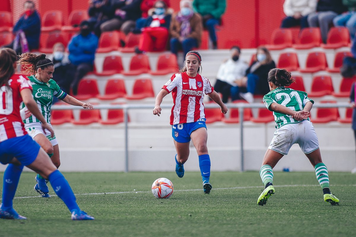 AtletiFemenino's tweet photo. Laura Rodríguez, jugadora de la @AtletiAcademia, debutó con el primer equipo en el Atleti-Betis 💪

¡Felicidades, Laura! 👏 https://t.co/sy4IWFqcxm