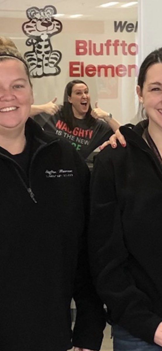 AnneRRockwell's tweet photo. Photobomb for the win. #bhmsd #BHESjumpin https://t.co/VAbPJoNM75
