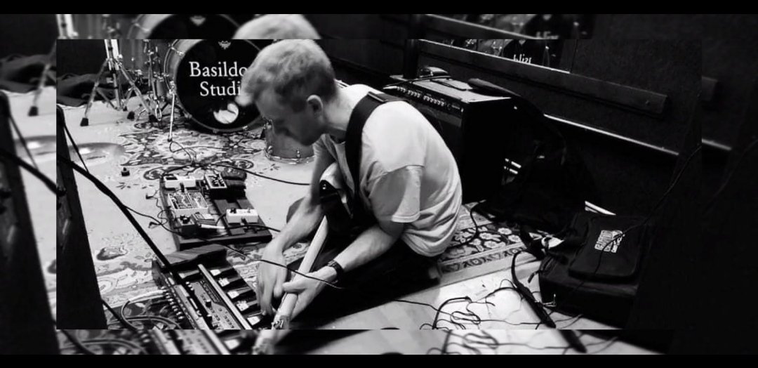 Crafting our music, ready for live spaces in 2022 !

Exciting times 🙌

🖤

#practicemakesperfect #elelectronica #rehearsals #blackandwhite #studio #indietronica