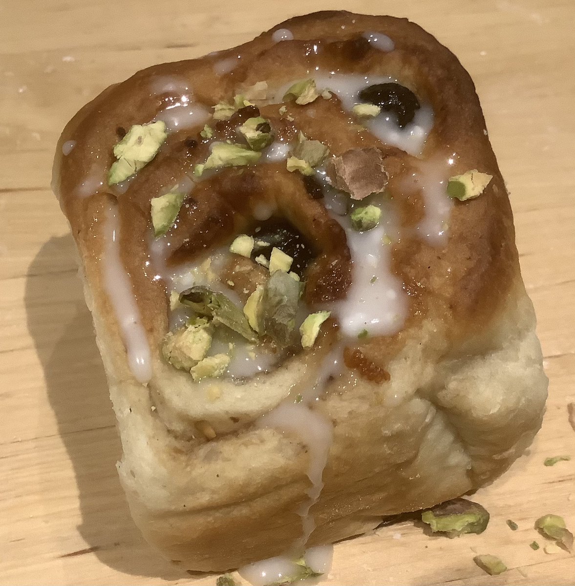 HunnypotCottage's tweet photo. @LHCRT1 looking forward to tonightβs carols. We will be bringing stollen Chelsea buns and panettone with us
#worldbreadhero
#queenof
#sbs
#wow
#smartsocial
#marketme
#lovebiz https://t.co/BNCerBgDHk