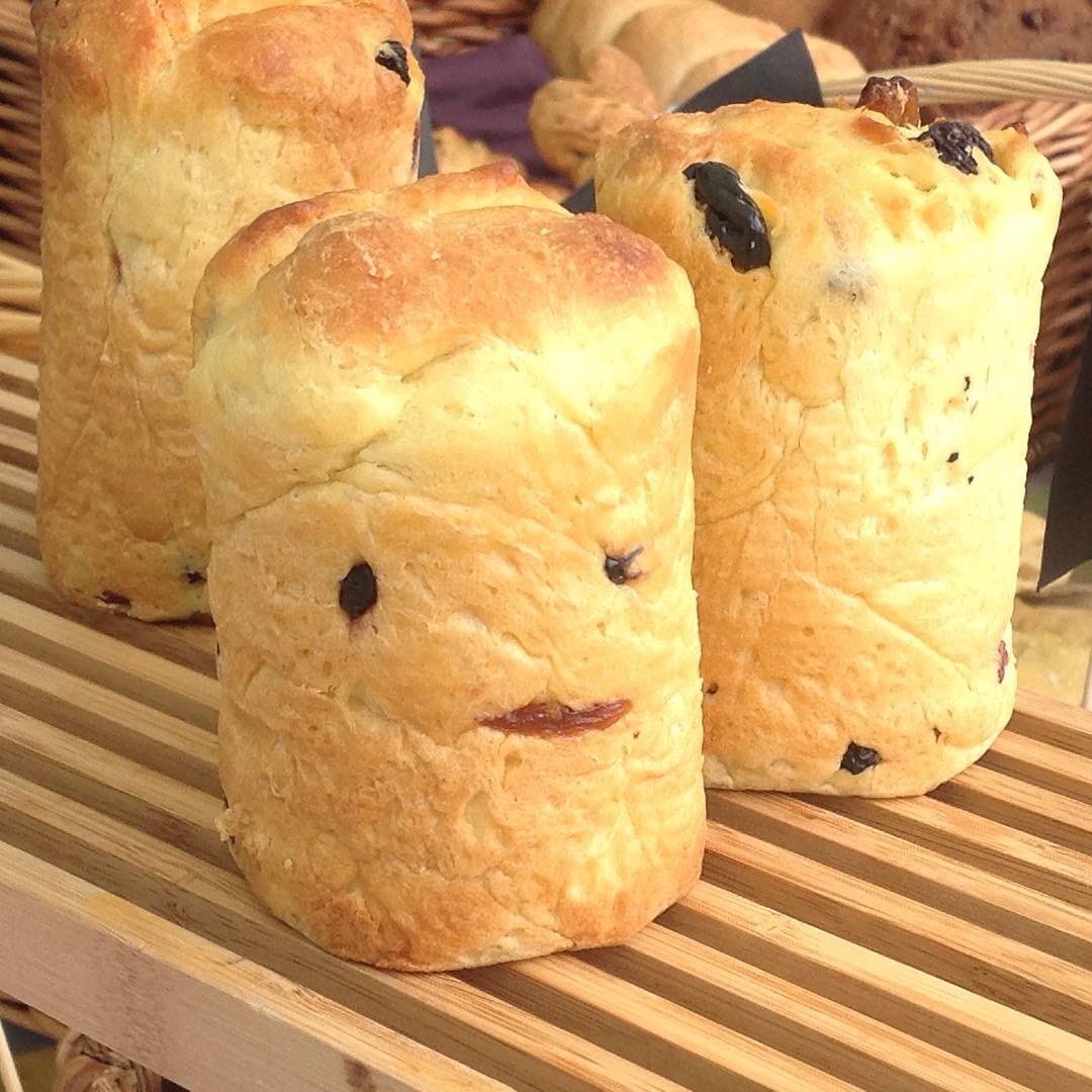 HunnypotCottage's tweet photo. @LHCRT1 looking forward to tonightβs carols. We will be bringing stollen Chelsea buns and panettone with us
#worldbreadhero
#queenof
#sbs
#wow
#smartsocial
#marketme
#lovebiz https://t.co/BNCerBgDHk