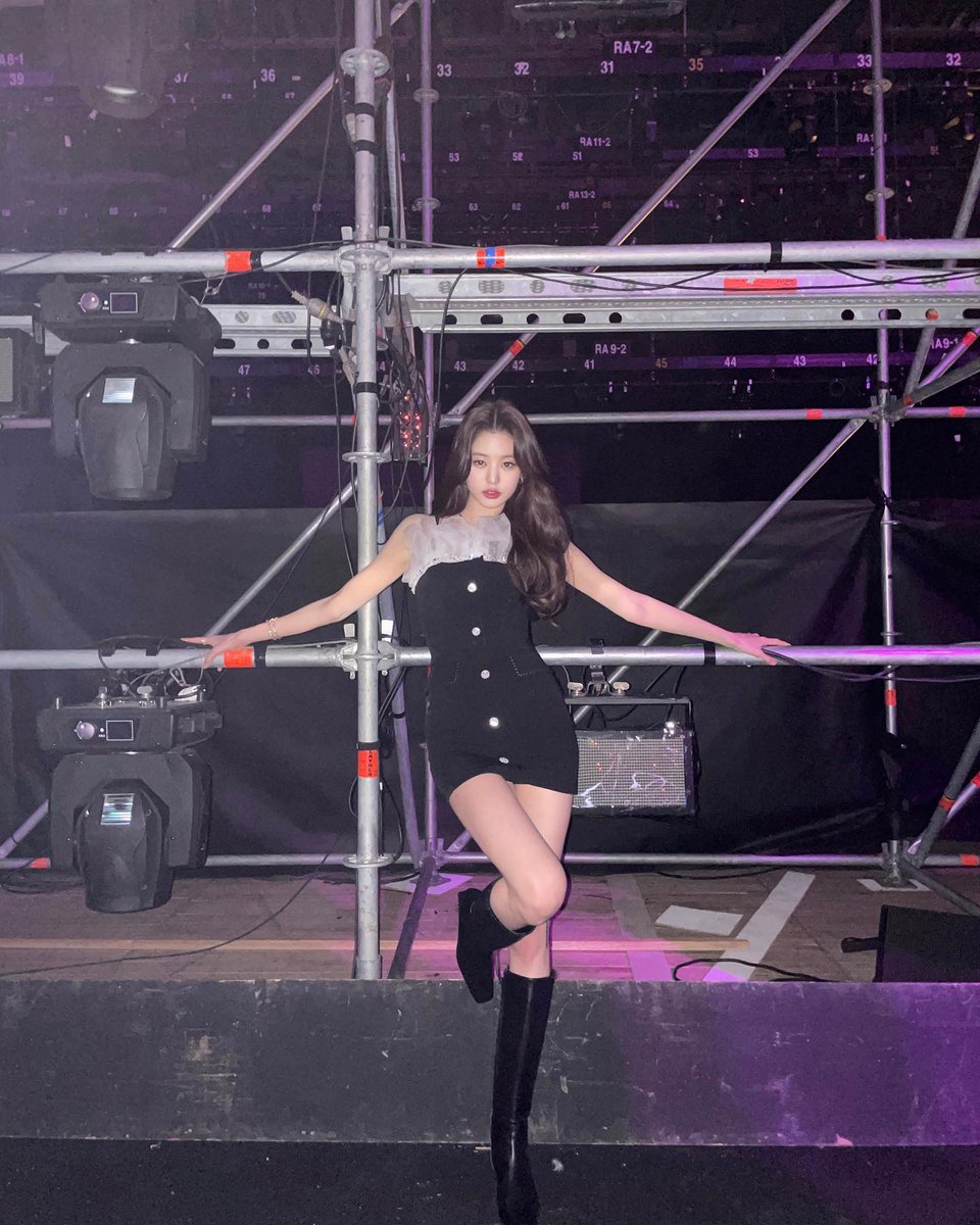 _kimfork's tweet photo. 진짜 어케한그룹이지...스타쉽 어케햇노 https://t.co/C3QFt2Uxog