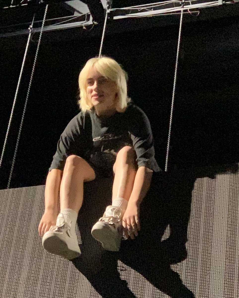 votebilliestan's tweet photo. Comente aqui o máximo de vezes possíveis, usando #HappyBirthdayBillie https://t.co/7TRLvEXkt0