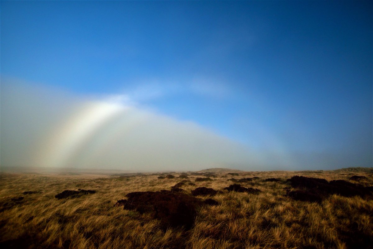 A beautiful #fogbow up on the tops this morning 😍🌫🙌 <a href="/StormHour/">#StormHour</a> <a href="/ThePhotoHour/">#ThePhotoHour</a> <a href="/metoffice/">Met Office</a> @JonMitchellITV <a href="/MarsdenmoorNT/">Marsden Moor</a> #loveukweather #Huddersfield #fog #SaturdayVibes