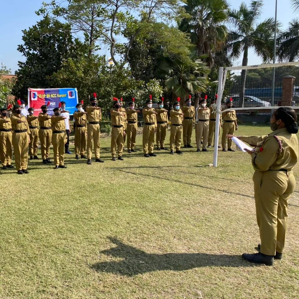 nccpsit's tweet photo. *55 UP BN NCC Kanpur*
*CLEANLINESS DRIVE*

*Shram Daan Activities*
*Pledge*
*Debate*
*Painting*

🇮🇳

#nccpsit #ncc #pledge #painting #activity #nccindia #india @SinghSalty @HQ_DG_NCC https://t.co/NRhiSBwyGS