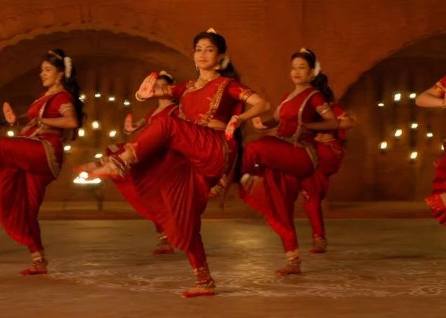 Twitter \ hmm... على تويتر: "Sai Pallavi traditional dance ni  chupinchadaniki ee song oka chance ga vundicchu... https://t.co/FSImSrbZxK  Waiting for the video version. #Pranavalaya #ShyamSinghRoy @Sai_Pallavi92  https://t.co/OzKicVc7xq"