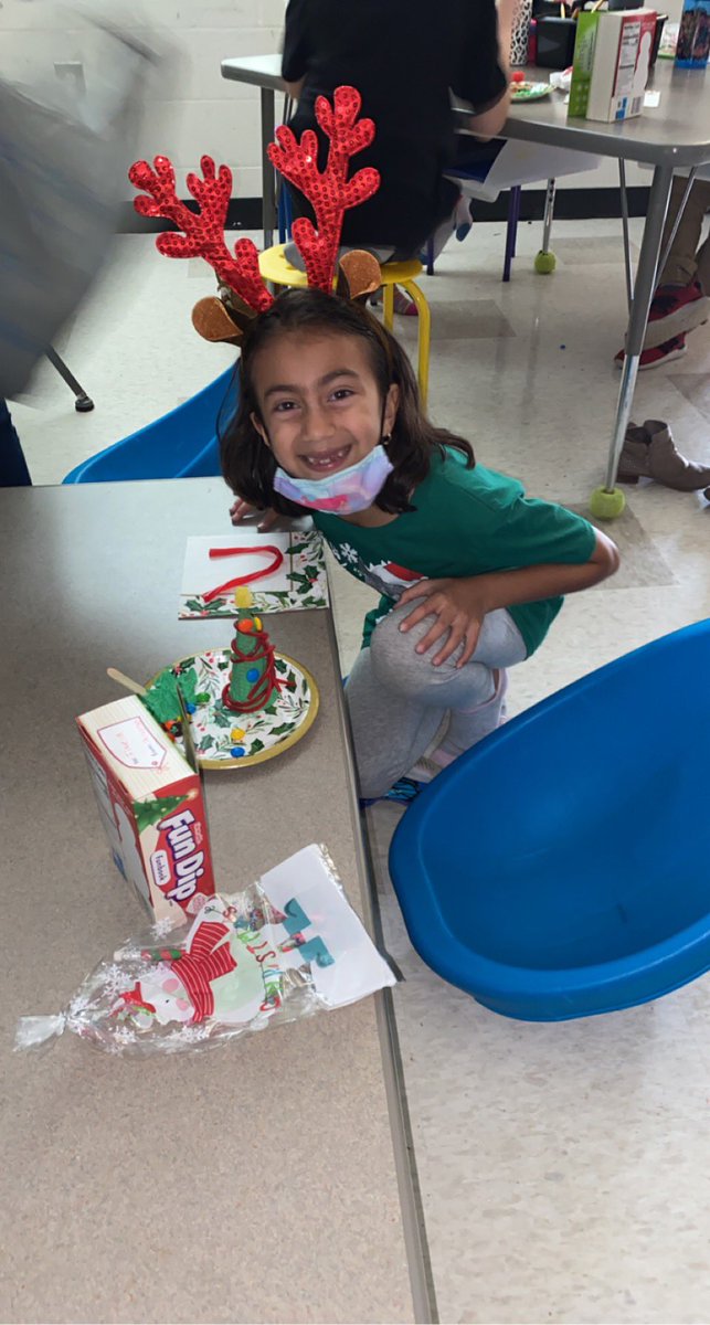MsCarpenterRCE's tweet photo. 🎄❤️#oneRCE https://t.co/crqJiqJs8a