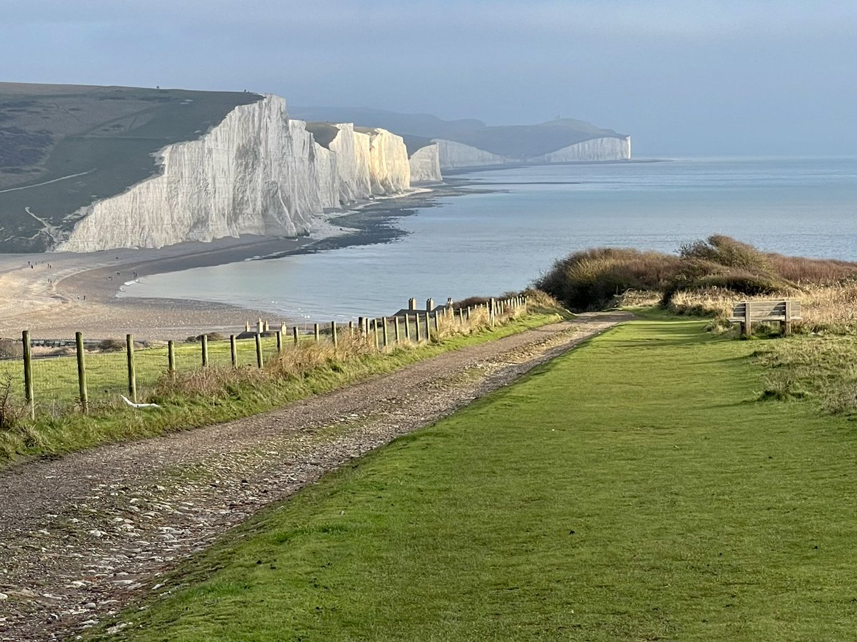 janestokes13's tweet photo. Views donโt get much better than this โค๏ธ #SevenSistersCliffs #CuckmereValley #Seaford (but keep it to yourself ๐ค) #SeafordHeadNatureReserve @SussexWildlife @southeastNT @TheSouthDownsNT https://t.co/AxqeJuCfk9