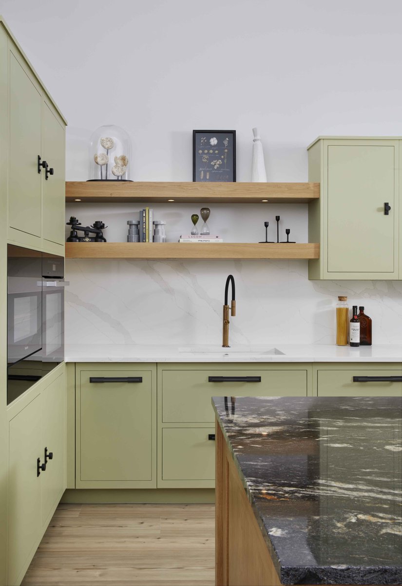 Green isn’t just for Christmas. Our bespoke cabinetry can be hand-painted in any shade of your choosing, offering a sustainable option which is ideal for updating your kitchen over time as your interior style changes. Comment below your favourite shade.