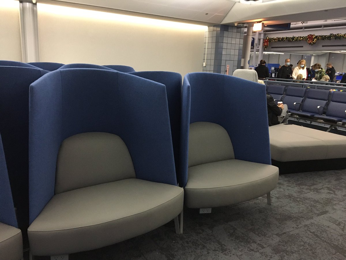 IvaLesnik's tweet photo. ORD is ready for our customers traveling to HI who get to enjoy a state of the art gate amenities and the convenience of getting Pre-cleared with United wristband allowing them to jumpstart their vacation by skipping the lane upon arrival. @weareunited #BeingUnited @OmarIdris707 https://t.co/UKYWsaIDry