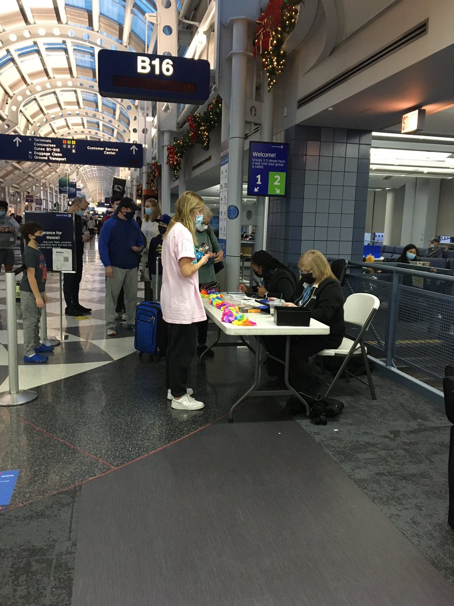 IvaLesnik's tweet photo. ORD is ready for our customers traveling to HI who get to enjoy a state of the art gate amenities and the convenience of getting Pre-cleared with United wristband allowing them to jumpstart their vacation by skipping the lane upon arrival. @weareunited #BeingUnited @OmarIdris707 https://t.co/UKYWsaIDry