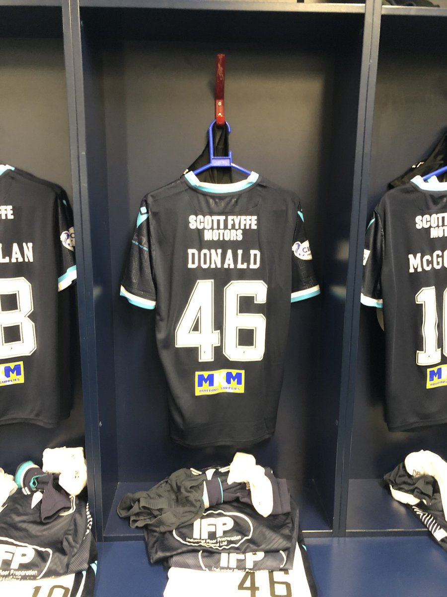 DundeeFC's tweet photo. 17 year old Craig Donald is in the squad for the first time this afternoon, alongside 17 year old Callum Lamb #thedee https://t.co/dLeFyyEihK