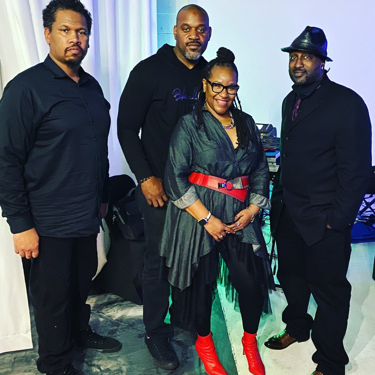 iammslynn's tweet photo. When friends come together at the last minute and make it do what it do! Sean, BigAl and Russ came ready. They understood the assignment. 🙌🏽 @bigalgrooves2 

#blessed #thankful #merrychristmas #santababy #thischristmas #jazz #rnb #gospel #dreamsdocometrue https://t.co/IAvRAAnvAg