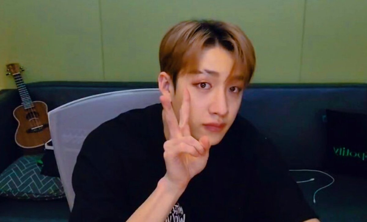 bangchansfilm's tweet photo. he's so beautiful! ♡ https://t.co/2XI5vcT9Ky