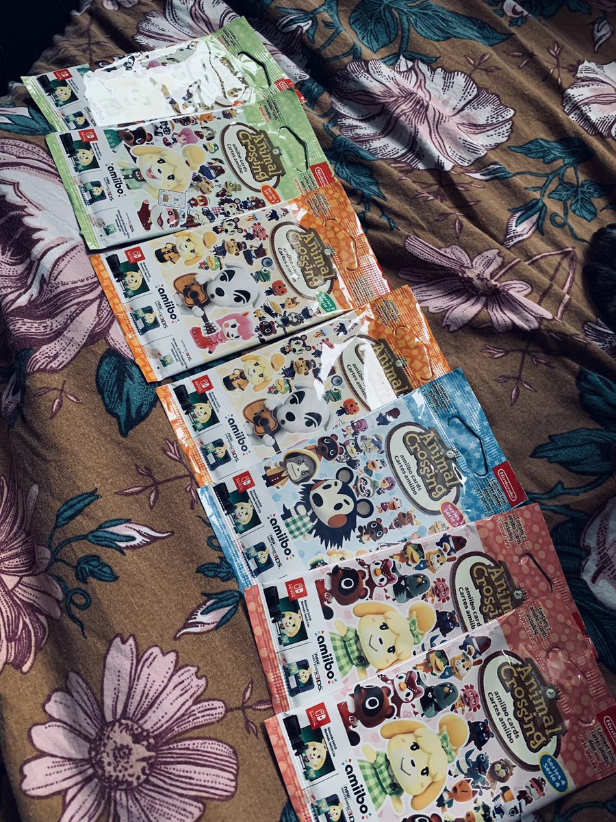 RachelxACNH's tweet photo. Bon ma mère m’en a encore acheté mdrr🥺 https://t.co/lrINdnyB5i