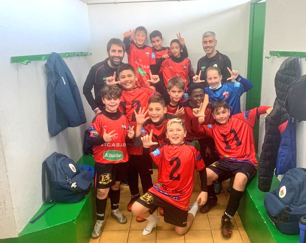 👏 PARTIDAZO DEL ALEVÍN "E"

El equipo ha completado un magnífico encuentro y han ganado 0-11 al Badia. 

#orgullodeMontcada