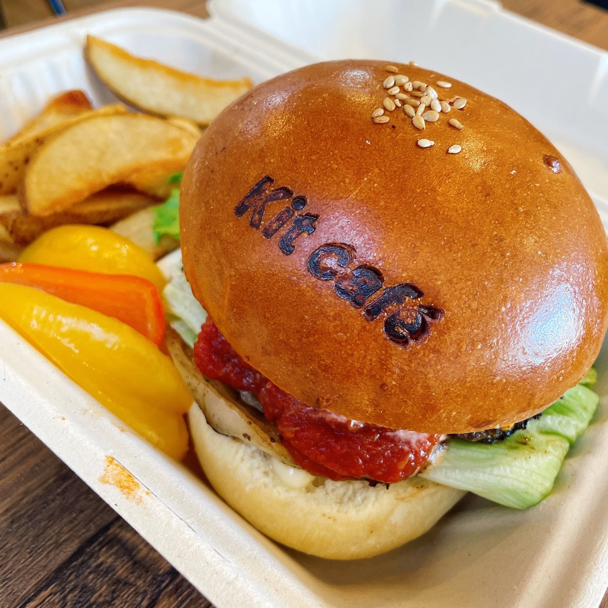 gesotarou's tweet photo. #kitcafe
#ハンバーガー
#薩摩川内市
美味しかった! https://t.co/YAHDgfO5jD