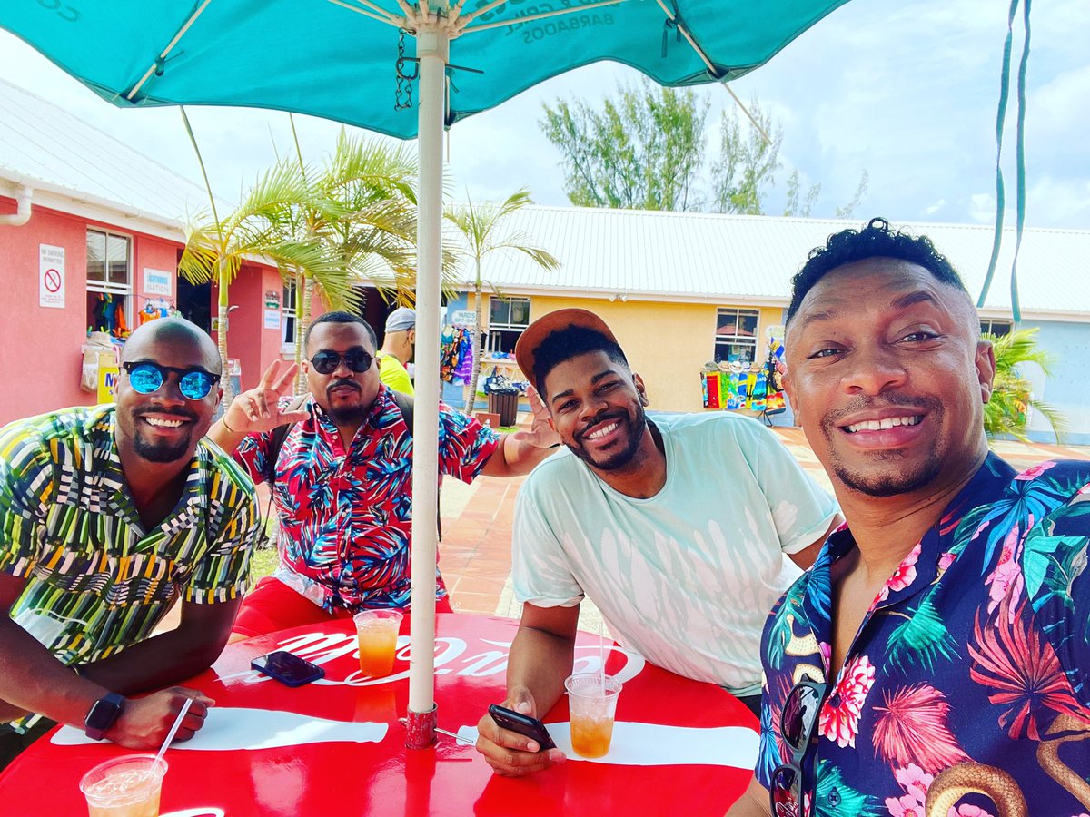 We’re back in B A R B A D O S!!!
Thank you <a href="/CelebrityCruise/">Celebrity Cruises</a> and <a href="/TadShows/">TAD MANAGEMENT</a> for making this happen!!!
:
#voxfortura #tadshows #celebritycruises #celebrityequinox
#classical #classicalsoul #soul #motown #opera #crossover #island #beach #sun #instapic #singers #caribbean #cruise