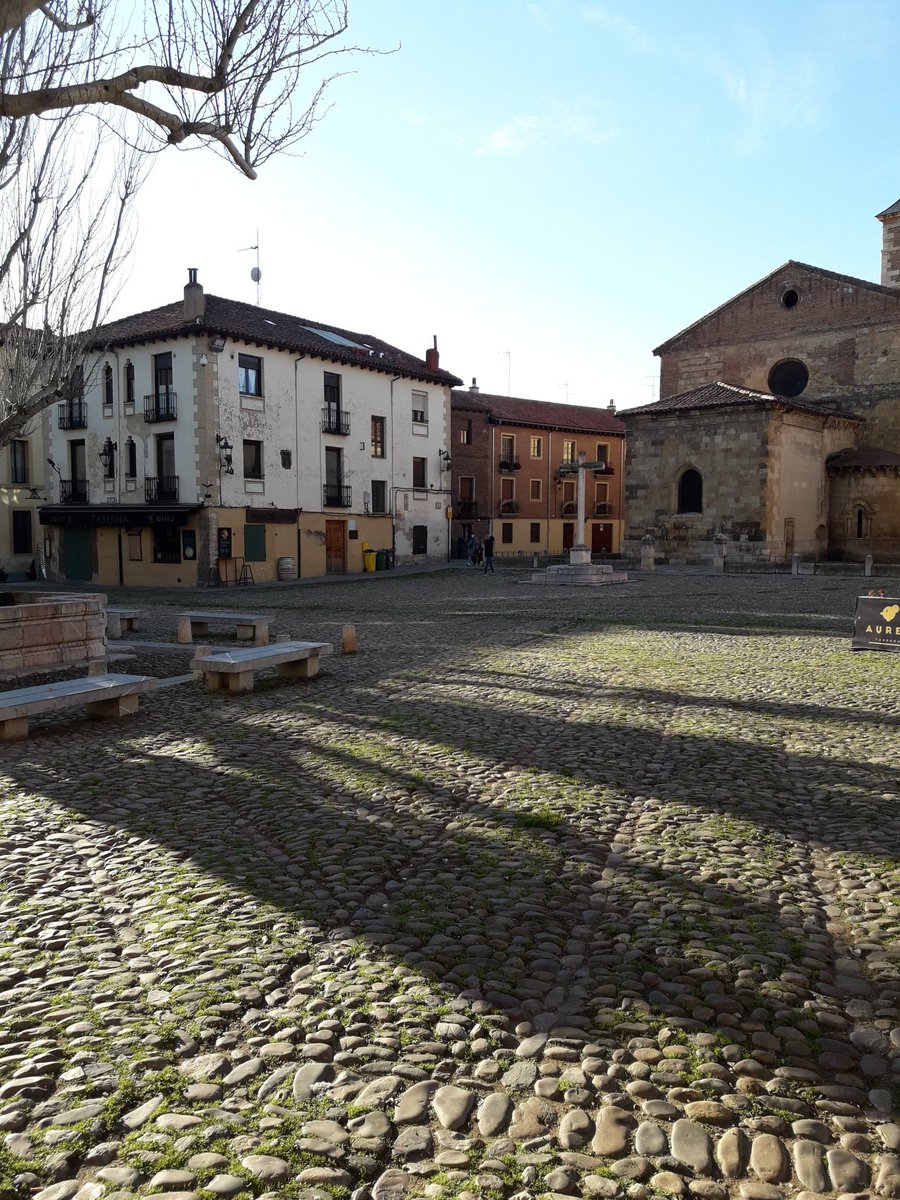 joaquinnieves55's tweet image. J
Plaza del grano Leon España